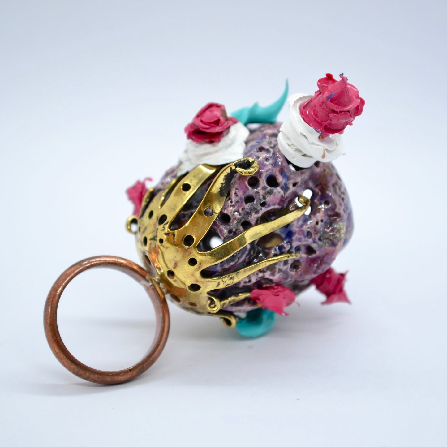 Anello in ottone e ceramica