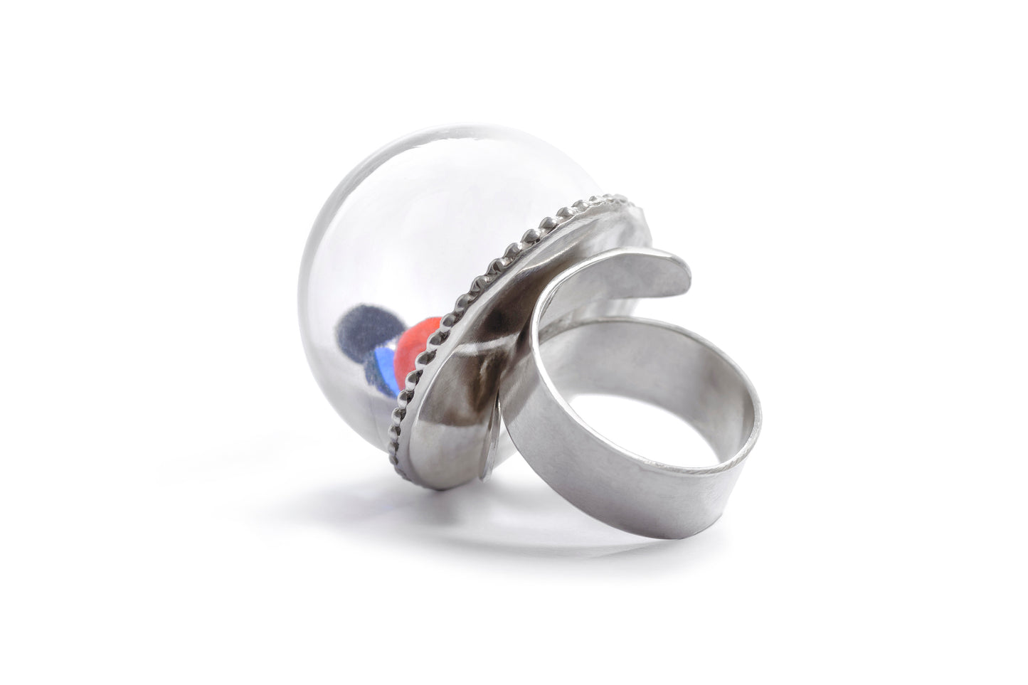 Anello con capsula