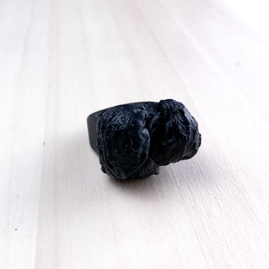 Black petals scented ring