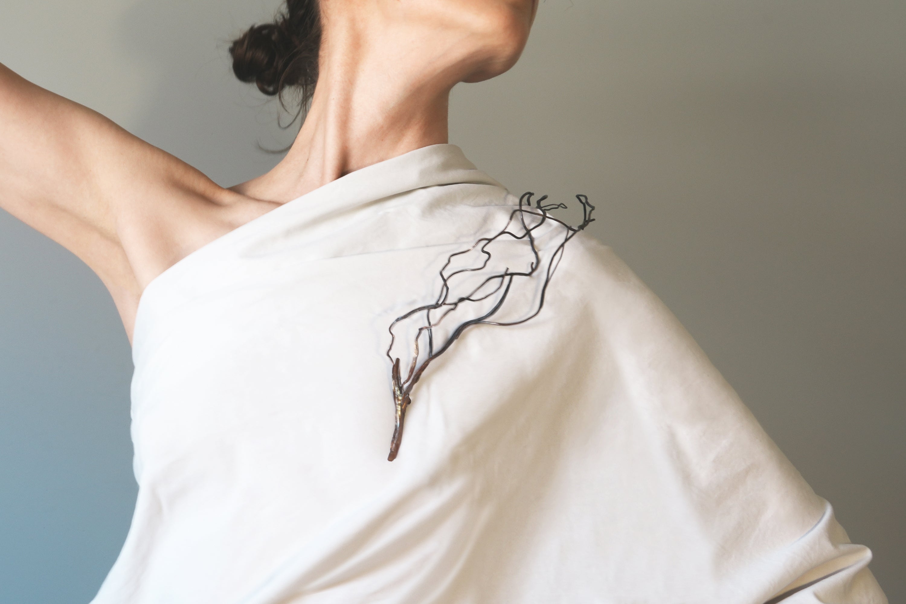 Nexus II: Gioiello e tatto