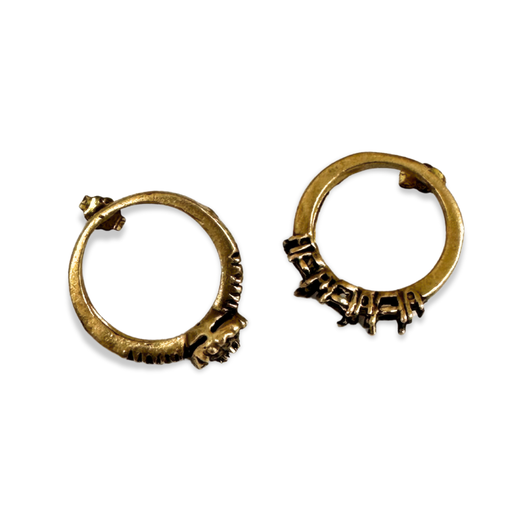 Chimera: Ear-rings a lobo