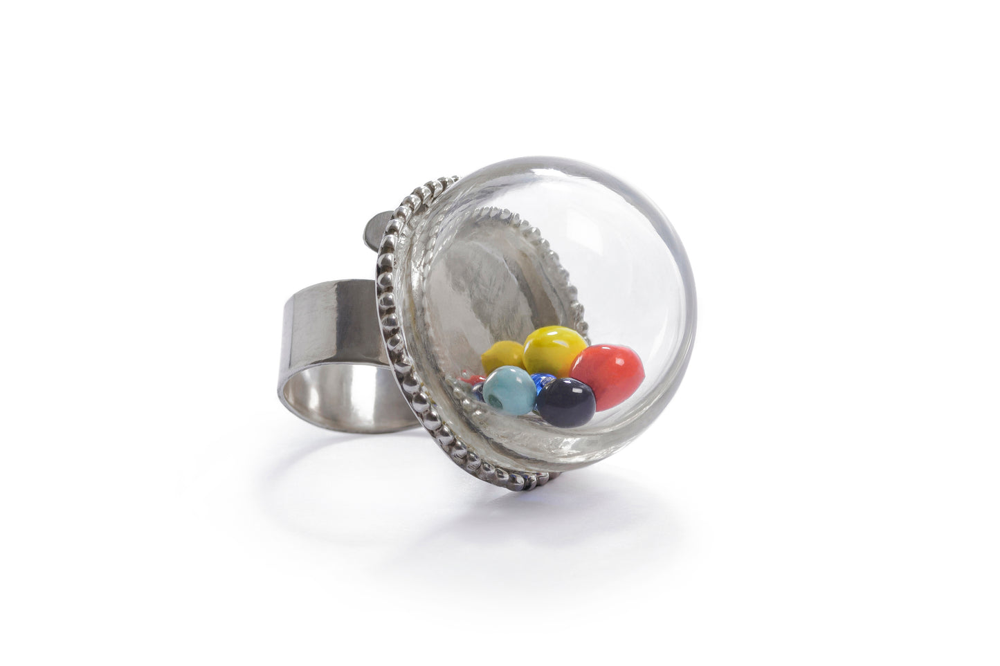 Anello con capsula