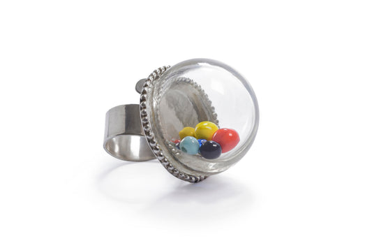 Anello con capsula