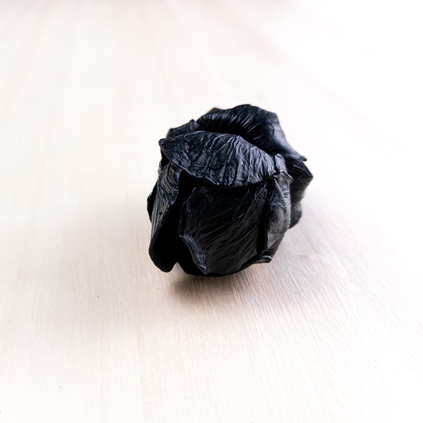 Anello profumato fiore nero