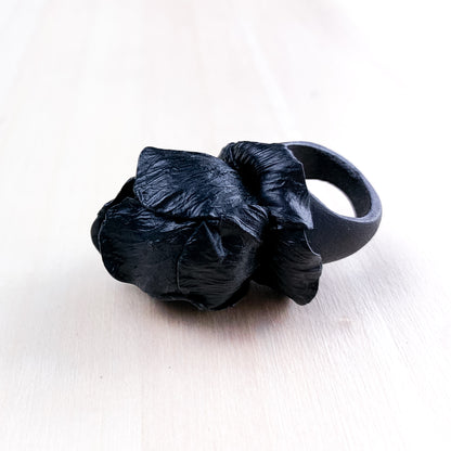 Anello profumato fiore nero